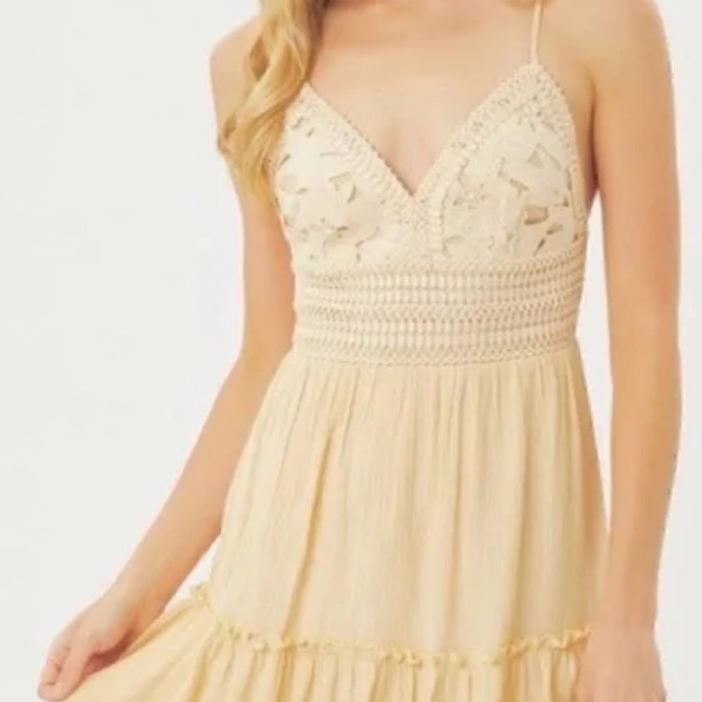 Love Tree Crocheted Layered Ruffled Summer Dress. Size M.